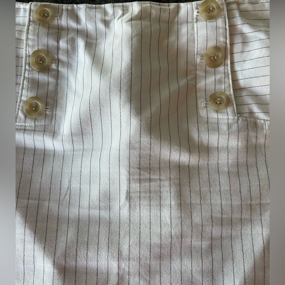 🔥🤍Ann Taylor size 6P white skirt with navy pinstripes. 6 decorative buttons! - Picture 2 of 6